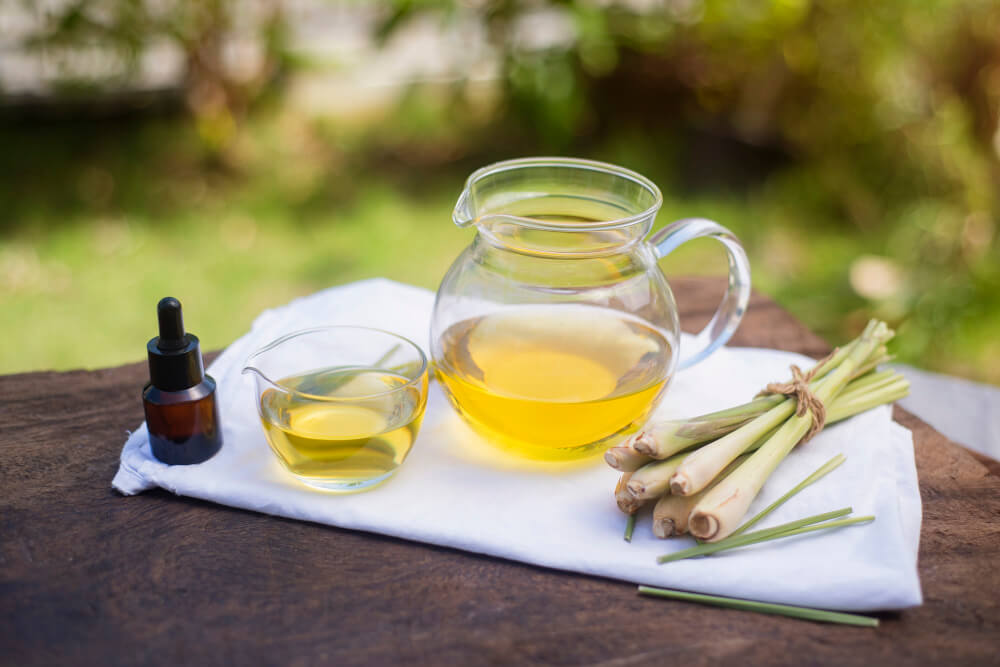 Benefits of Lemongrass Essential Oil for Dandruff